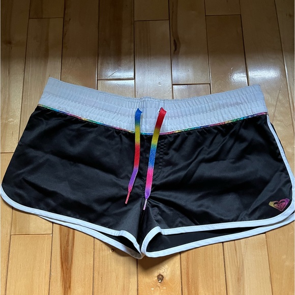 ROXY~Board Shorts-Size 9~Black/White/Rainbow Tie - Picture 1 of 6